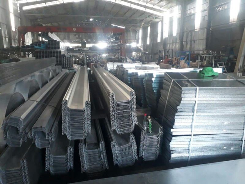 Máng xối giữa